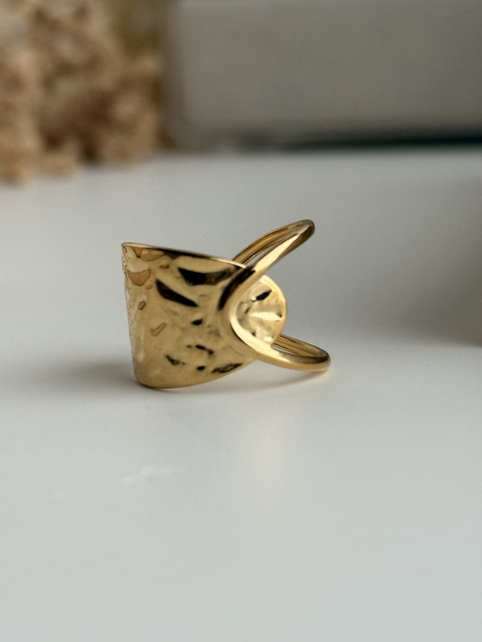 Velora Sculpt Open Ring