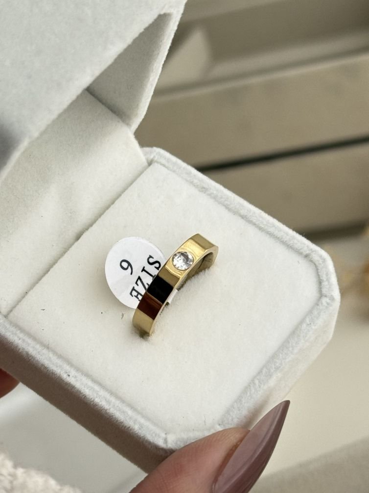 Aurex Solitaire Band Ring