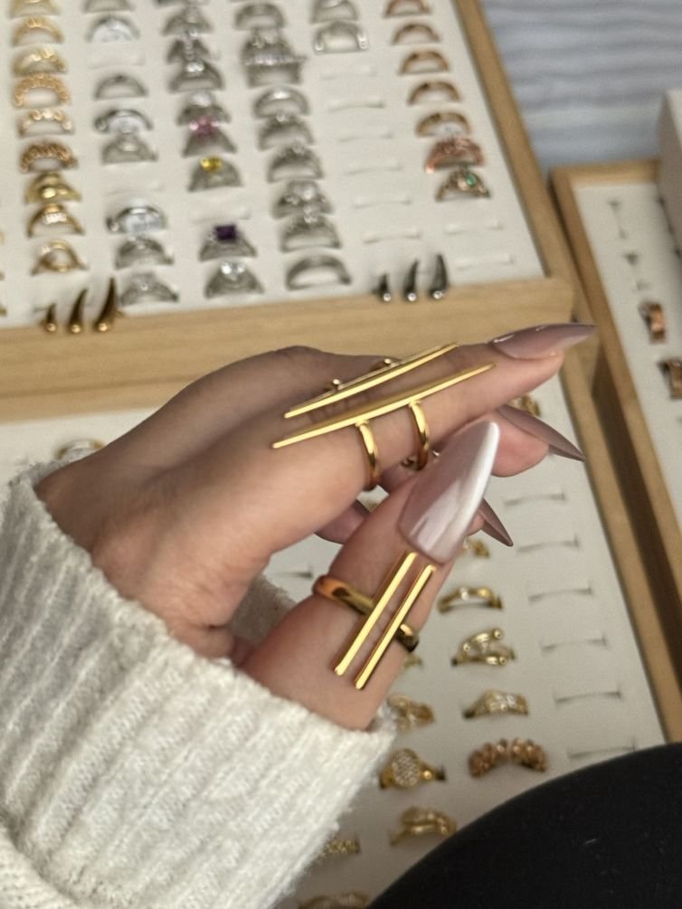 Linea Verra Bar Ring