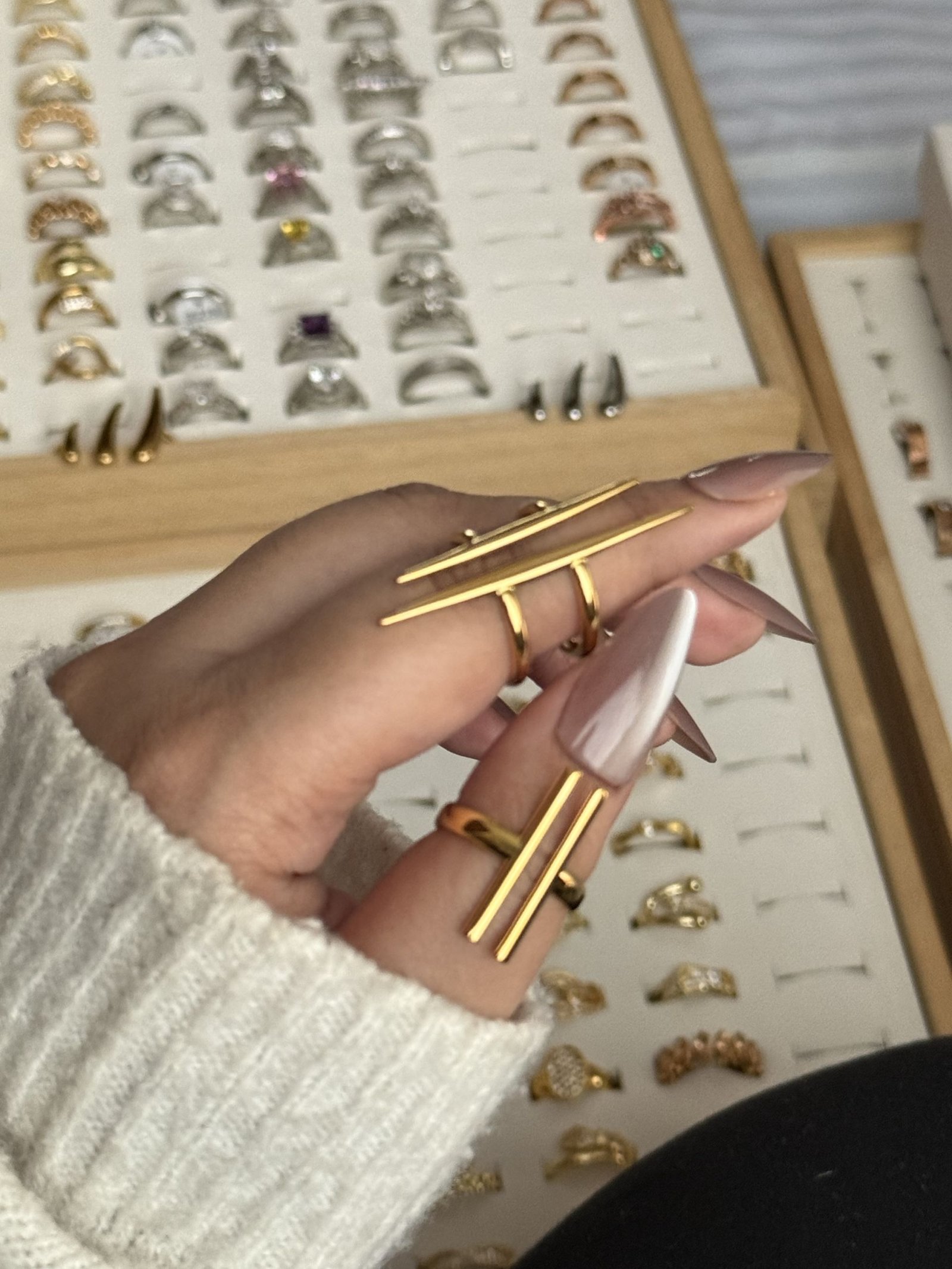 Linea Verra Bar Ring