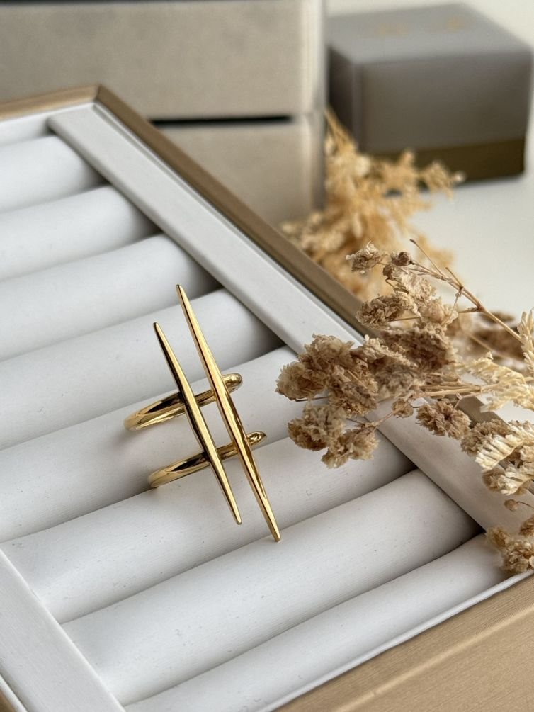 Virelle Dual Line Ring