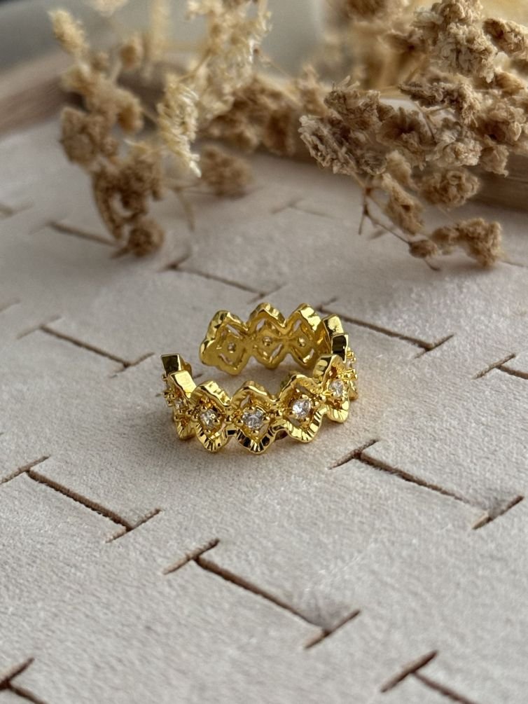 Aurevia Crest Ring