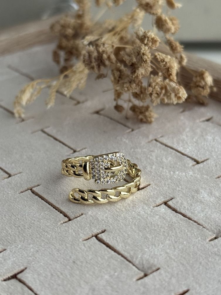 Velora Buckle Ring