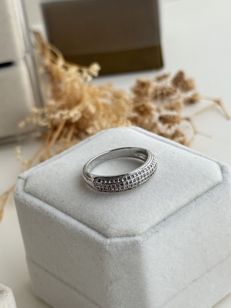 Silvara Ridge Pavé Ring
