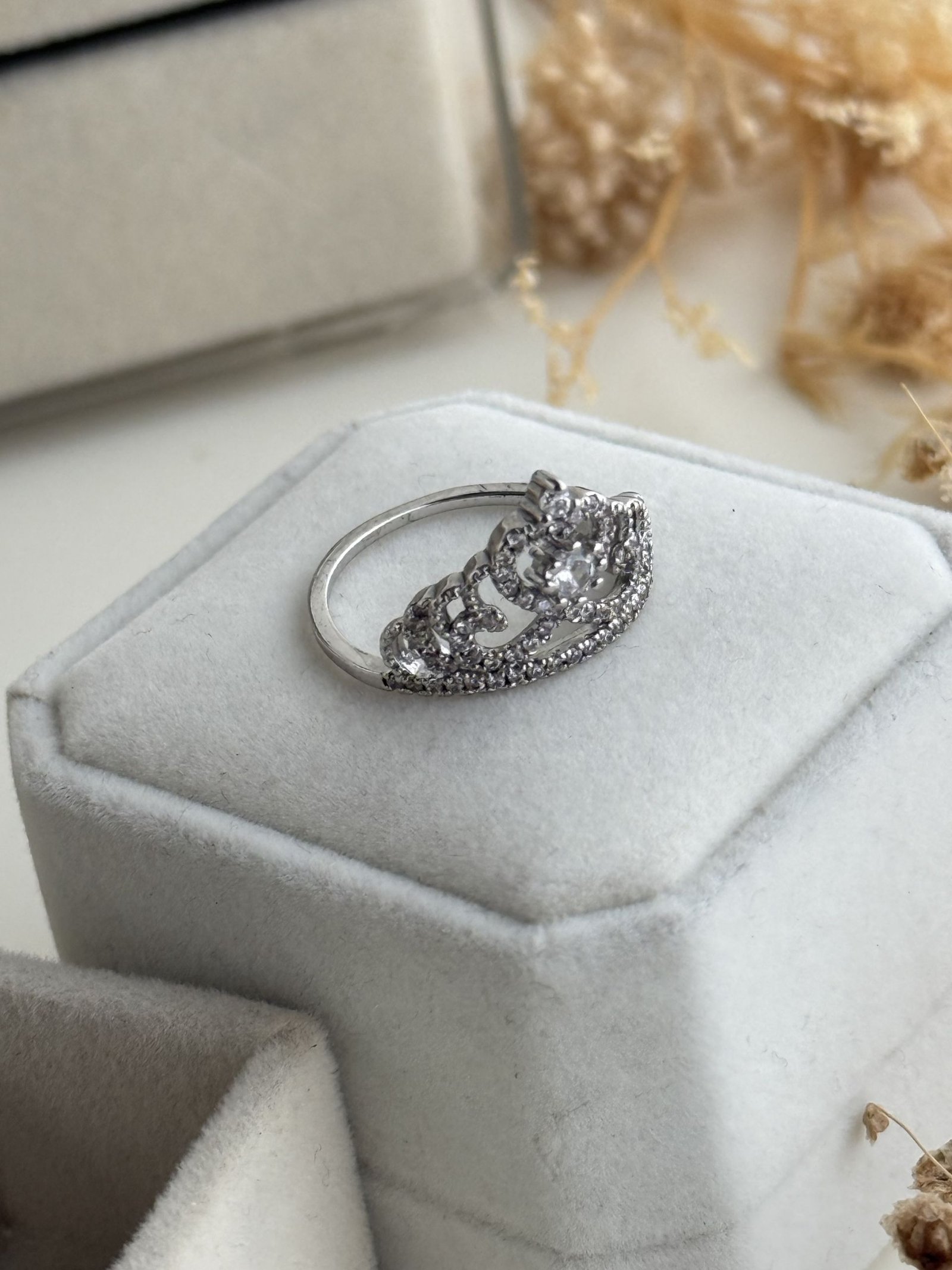 Celestia Curve Halo Ring