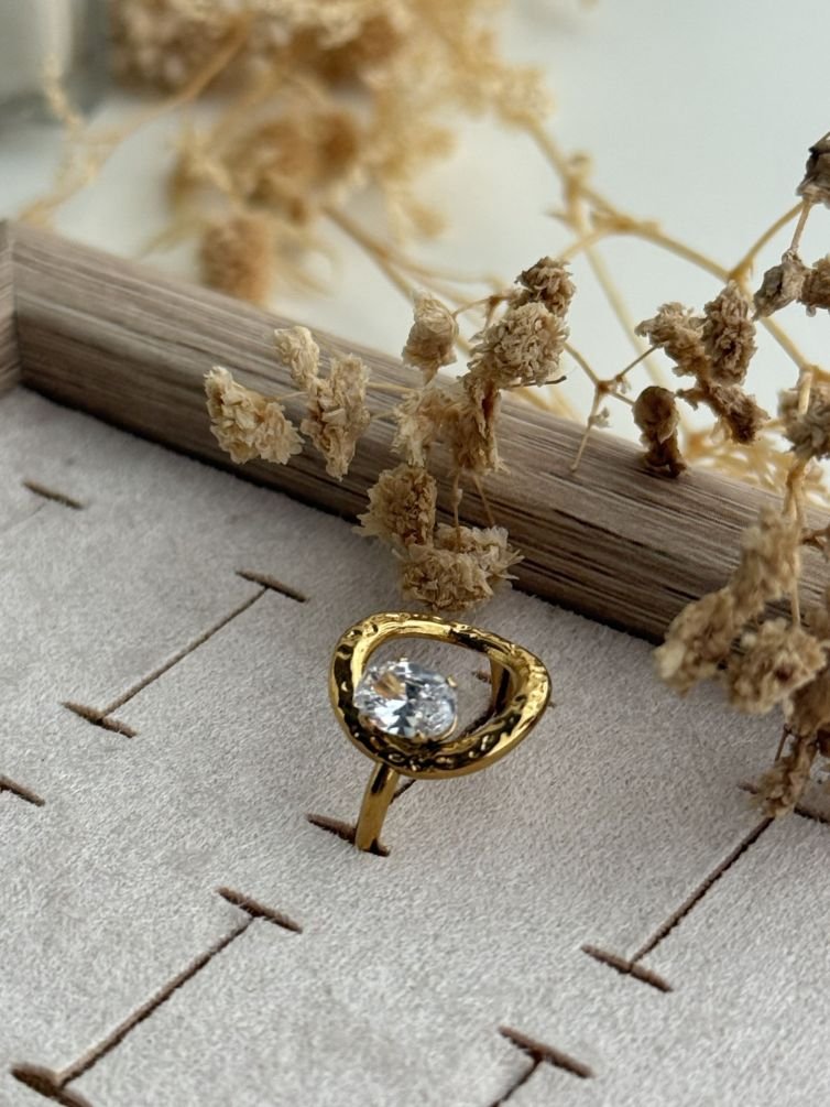 Aurelia Orbit Ring