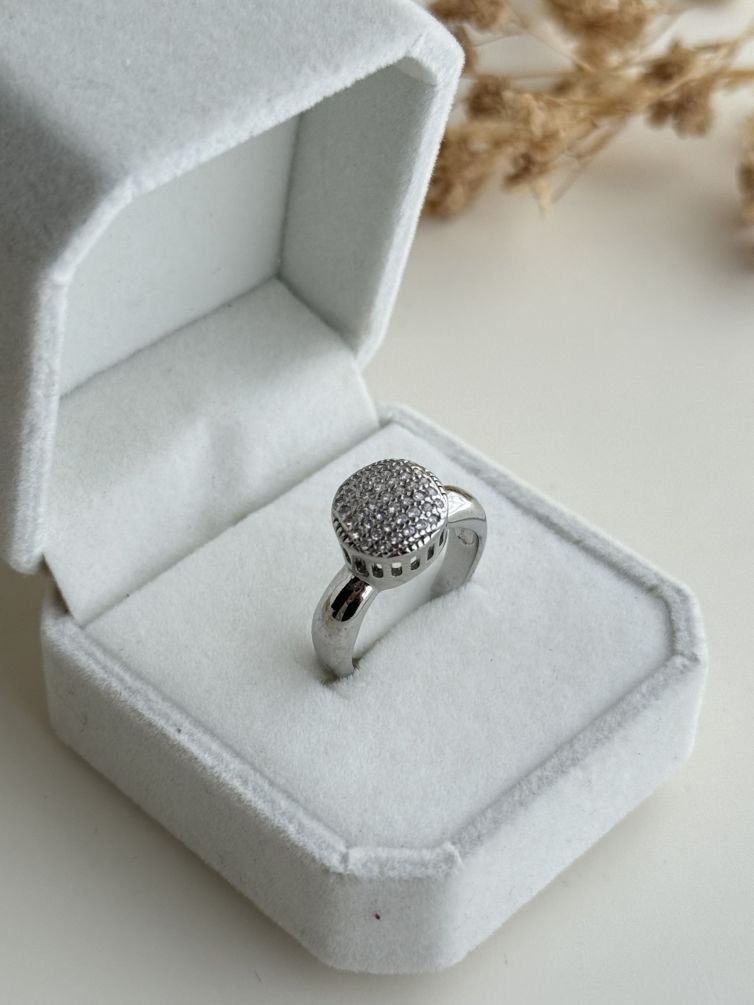 Veloria Pavé Dome Ring