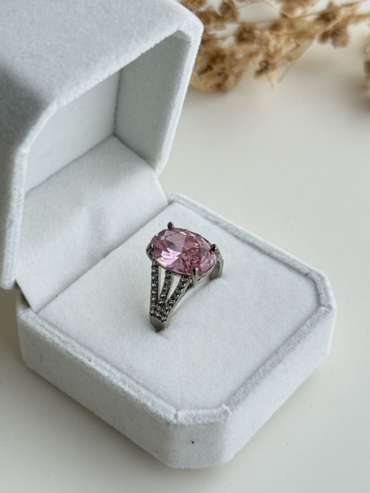 Roselle Halo Statement Ring