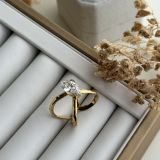 Royale Marquise Cross Ring