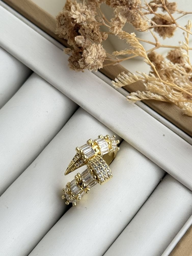 Virelle Baguette Wrap Ring