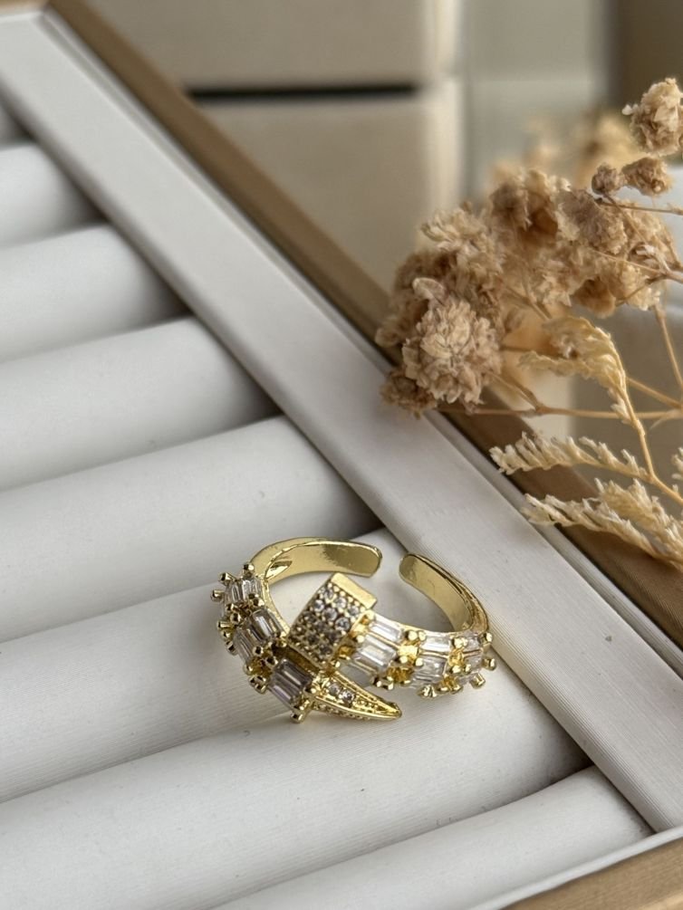 Virelle Baguette Wrap Ring