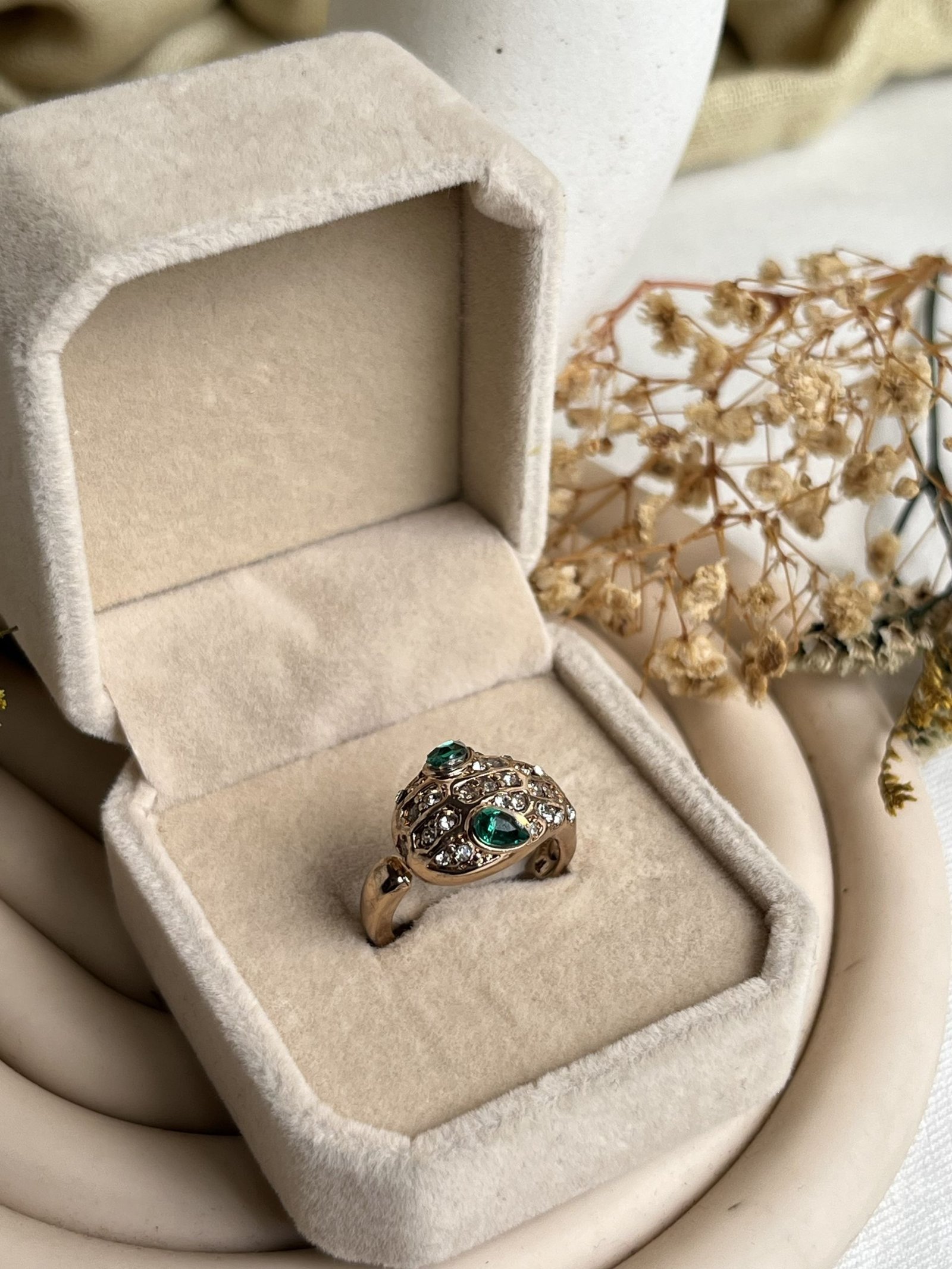 Serpente Γmeraude Wrap Ring