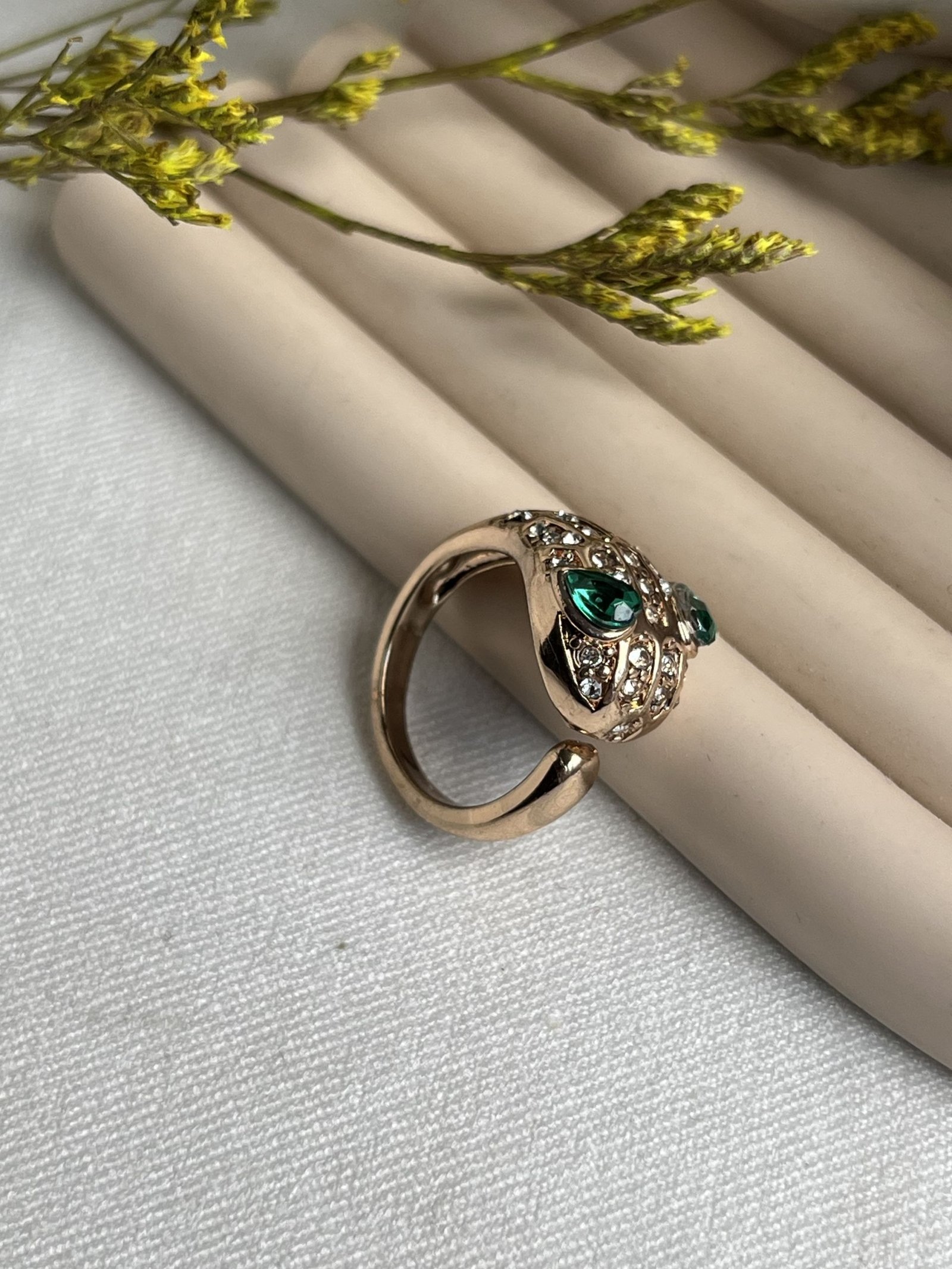 Serpente Émeraude Wrap Ring