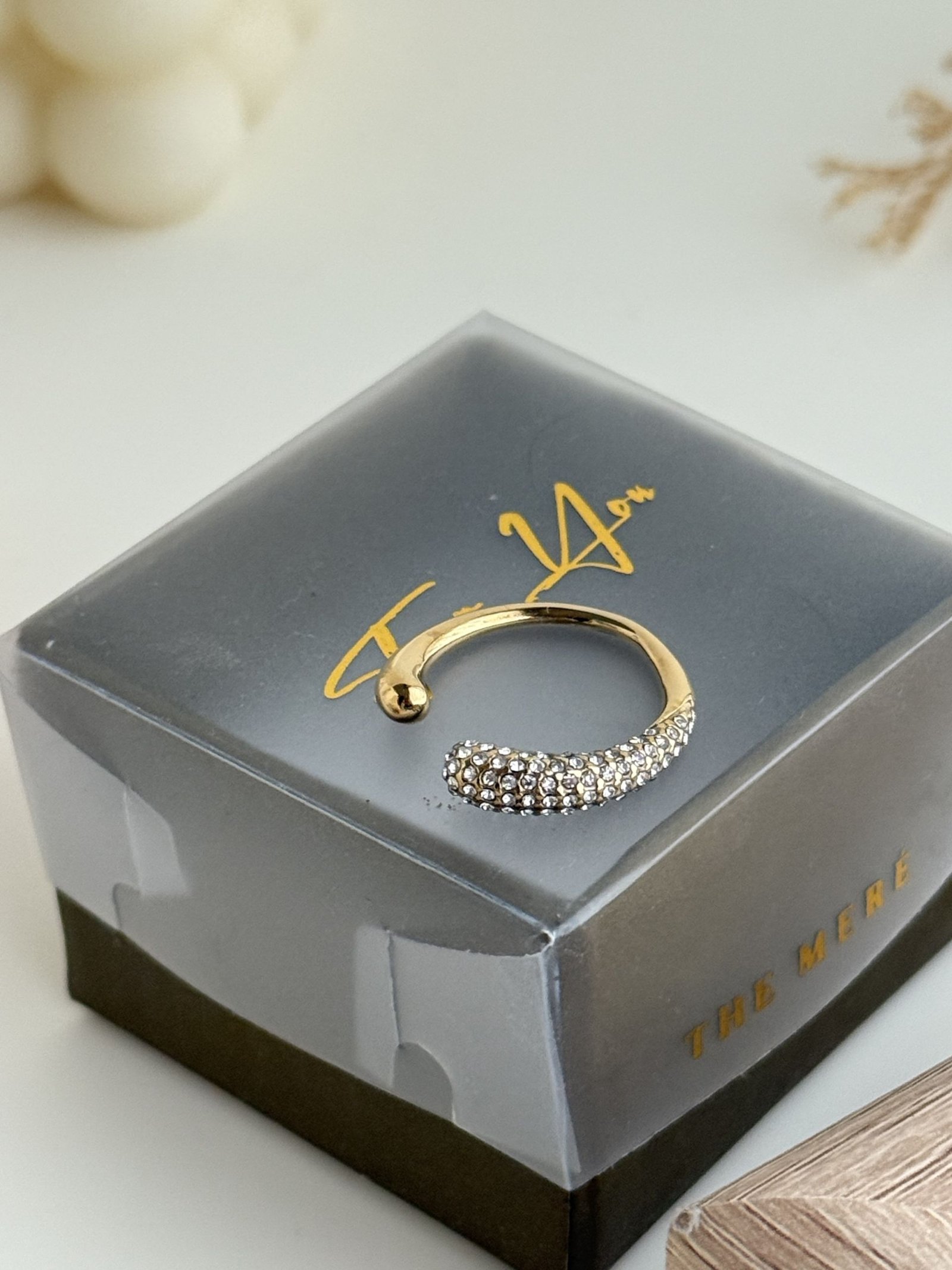 Radiant Curve Pavé Adjustable Ring