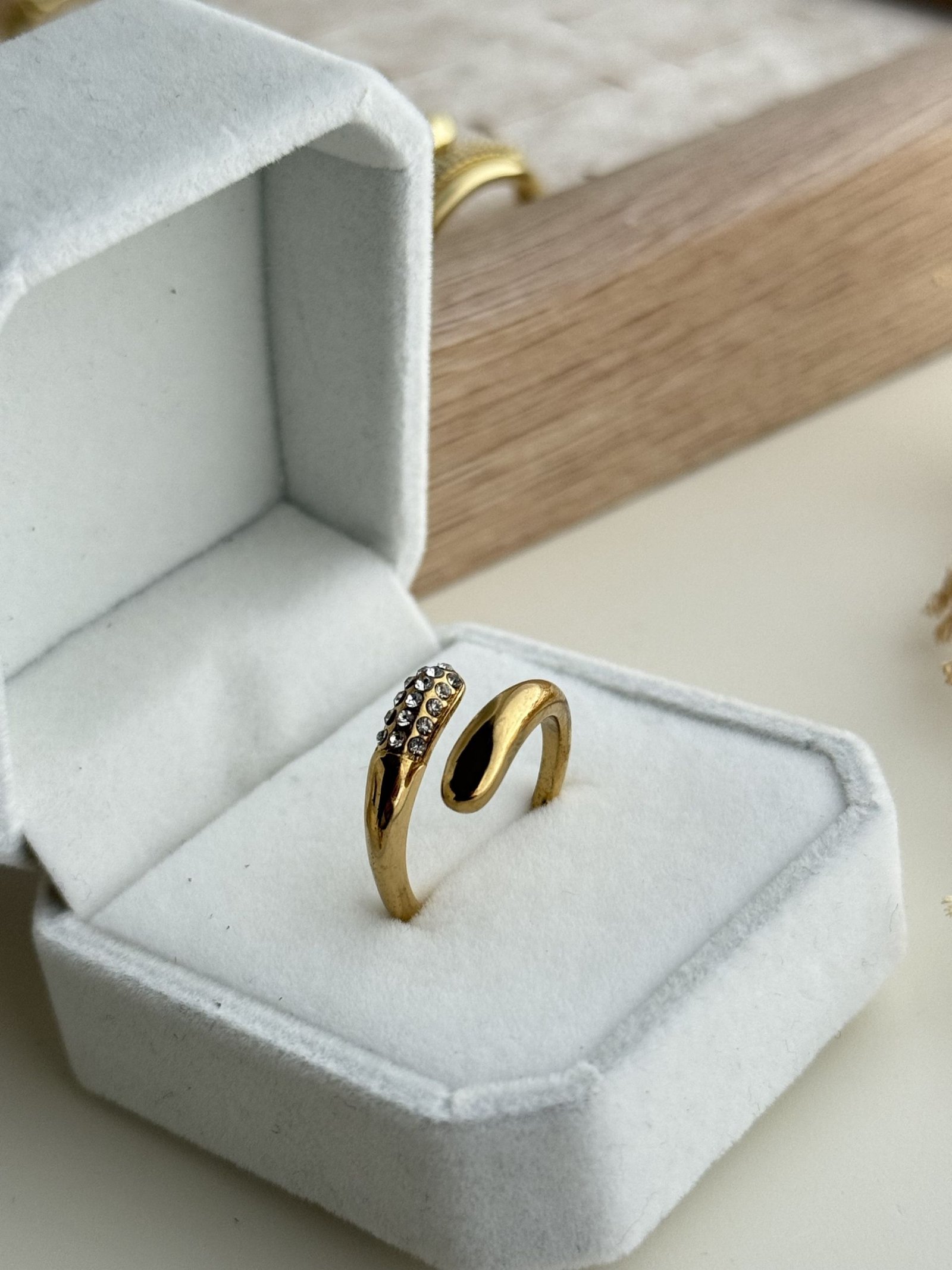 Luna Curve Pavé Adjustable Ring