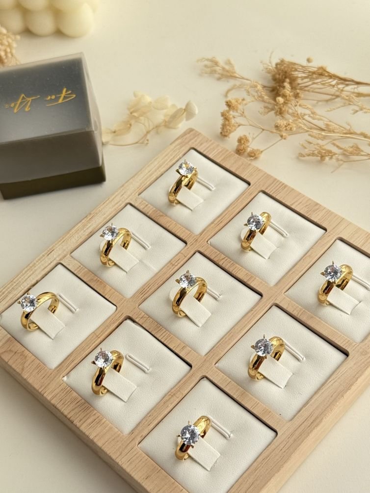 Solitaire Élan Ring