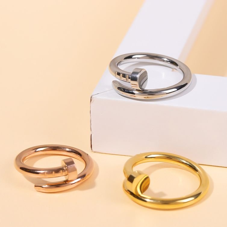 Clou Pure Nail Band Ring