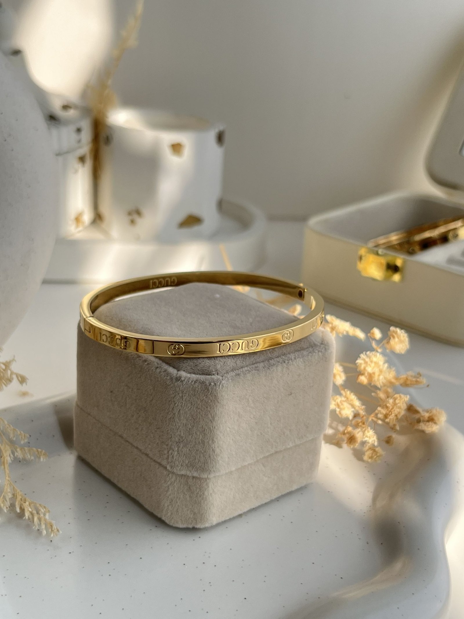 Aurelia Insignia Cuff