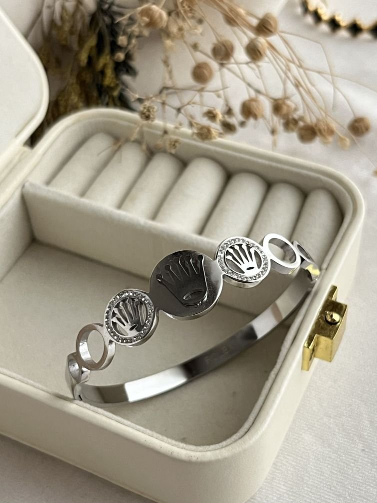 Orlisse Crown Link Cuff