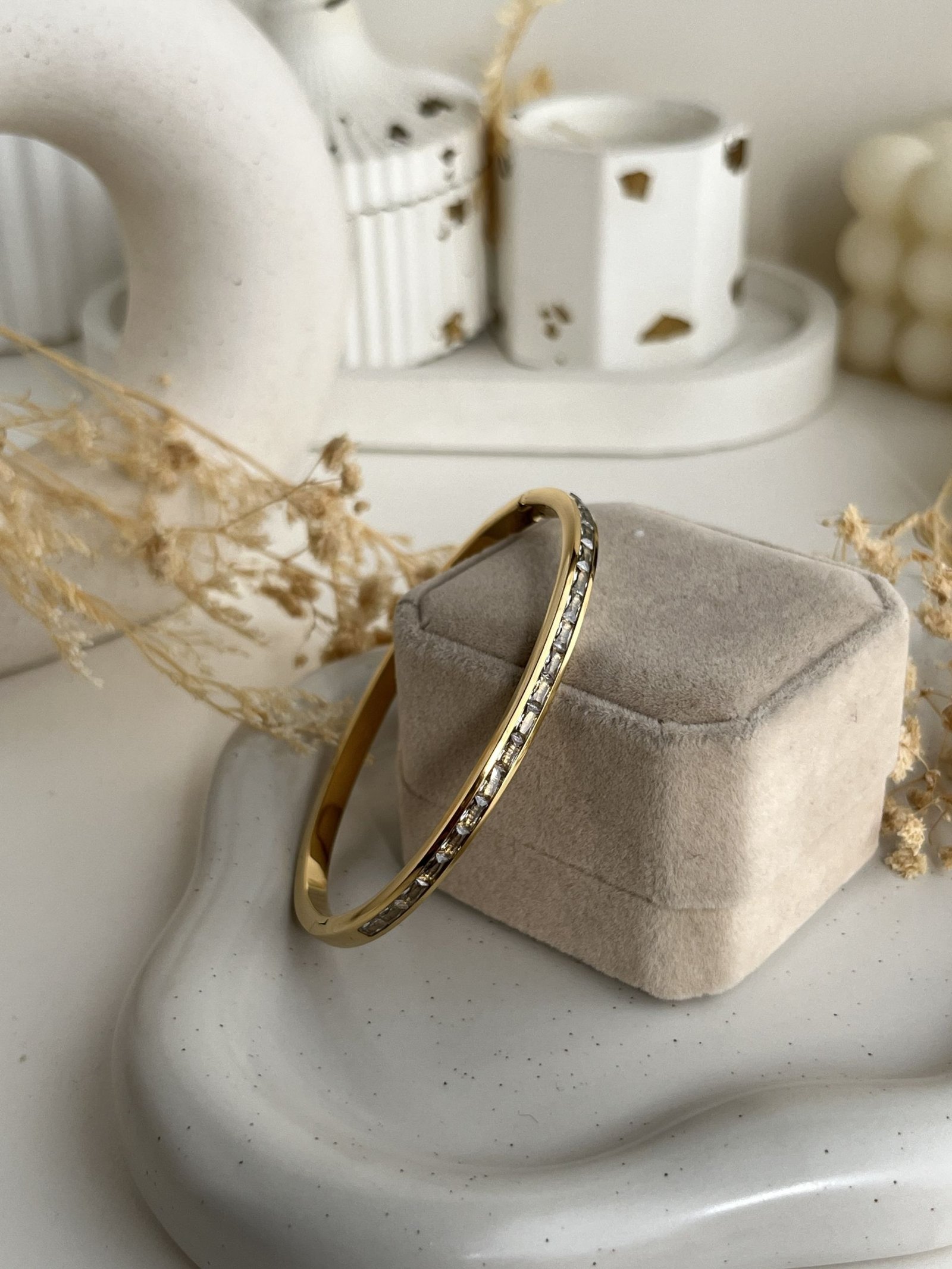 Lumière Baguette Cuff