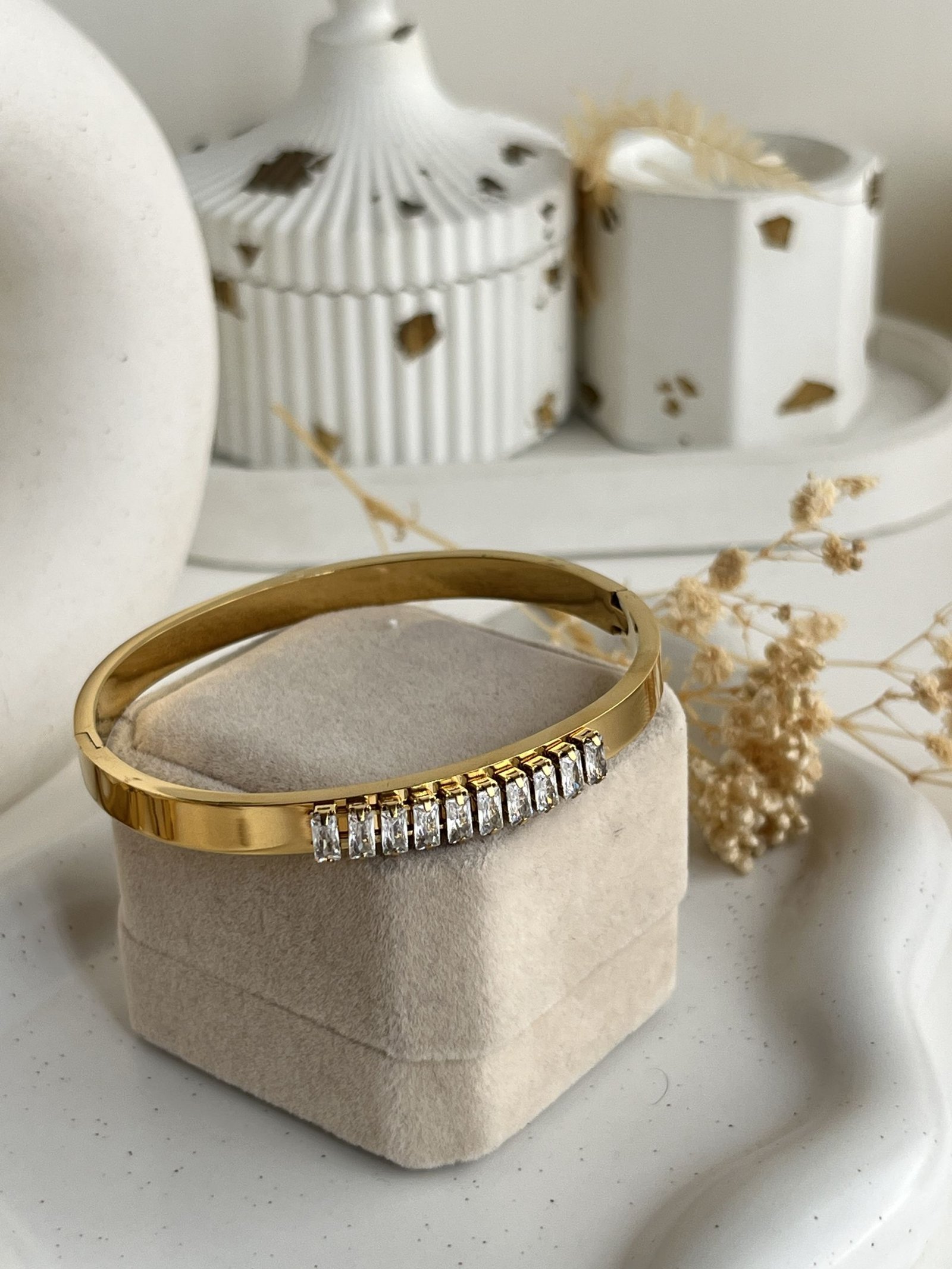 Aurelle Baguette Bar Cuff
