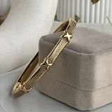 Virelle Texture Cuff