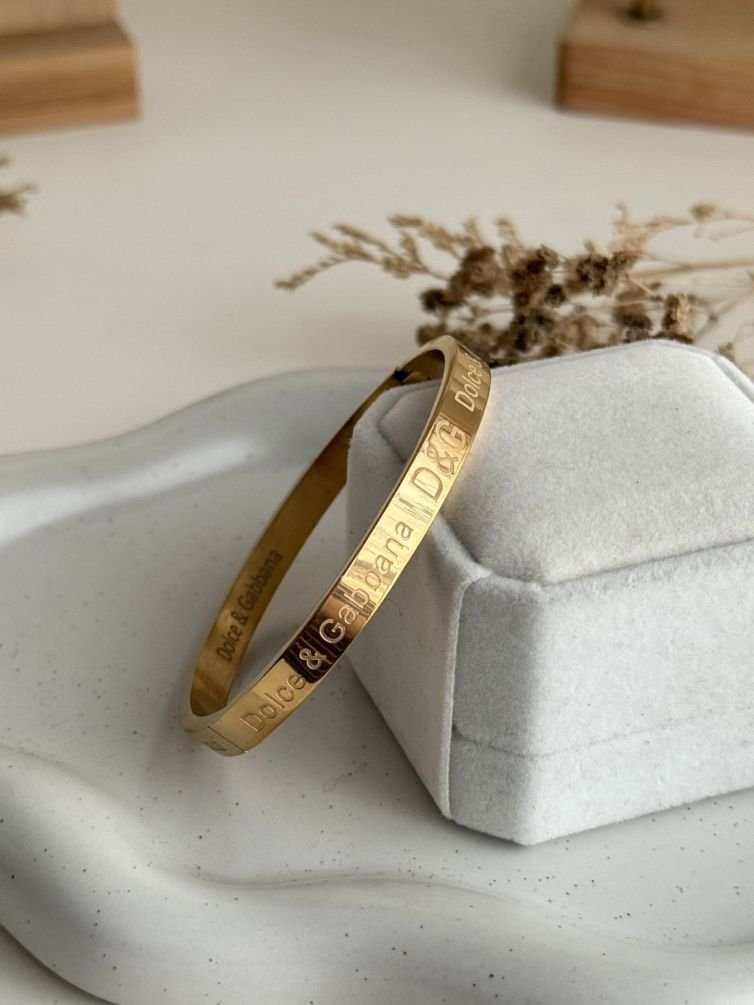 Aurelio Script Cuff