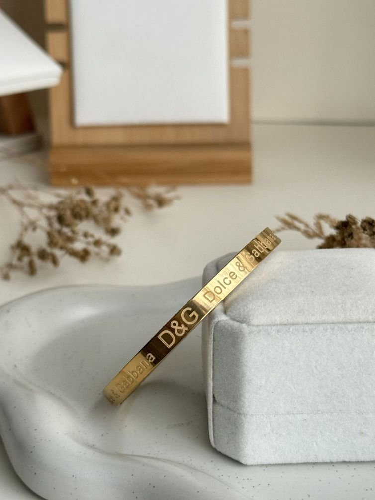 Aurelio Script Cuff