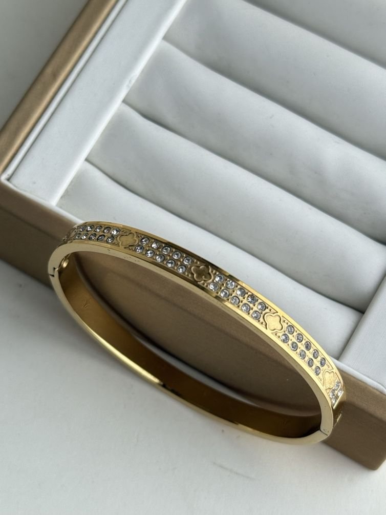Fleur Pavé Motif Cuff