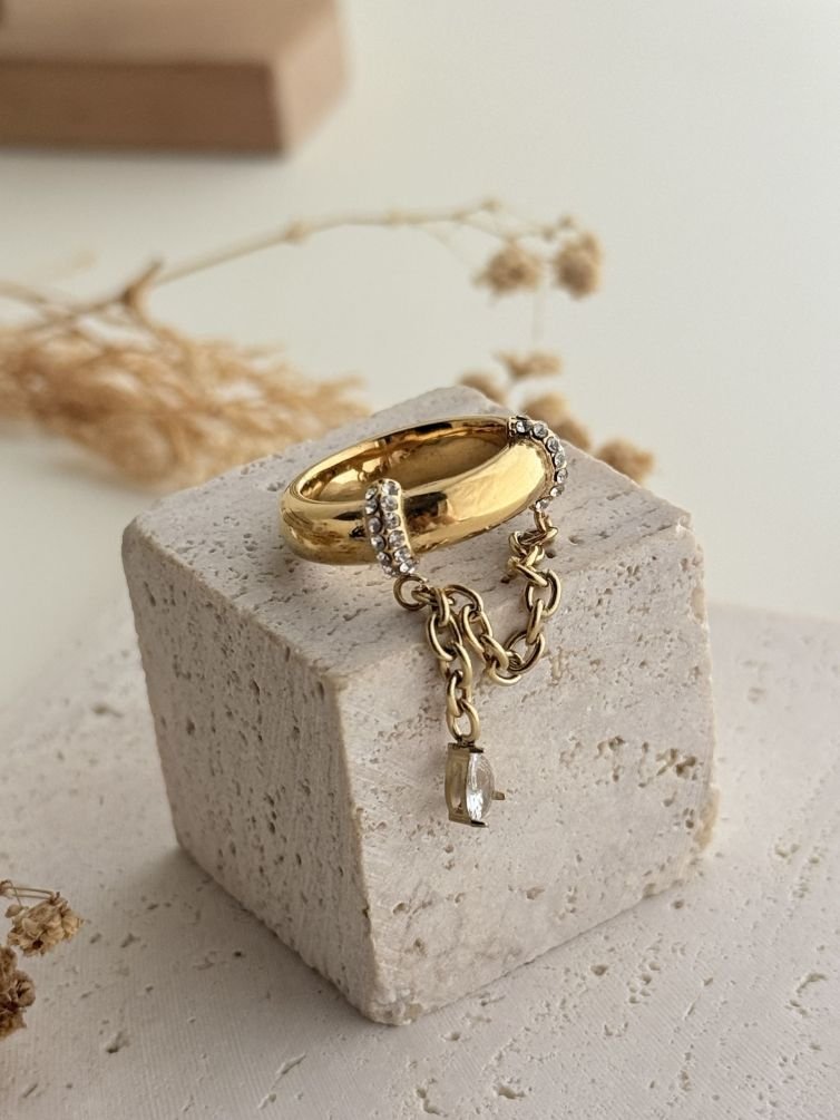 Celestine Chain Ring