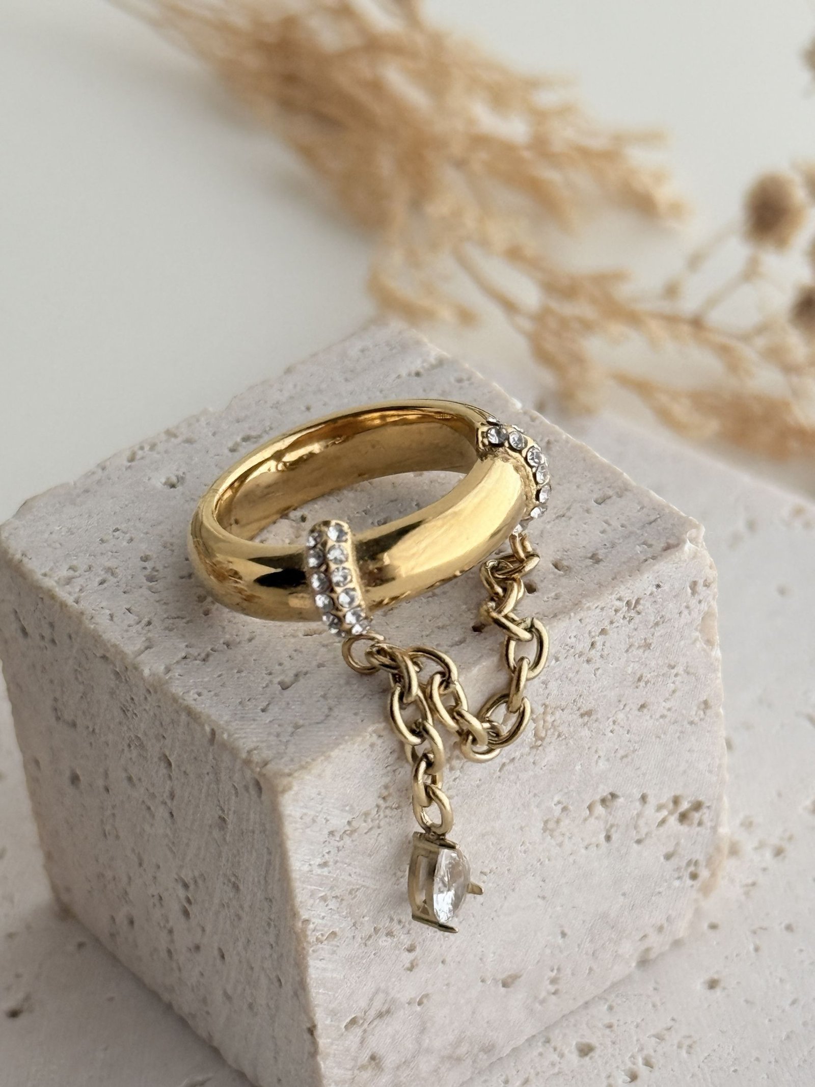 Celestine Chain Ring