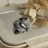 Élaris Knot Pavé Ring