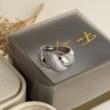 Élaris Knot Pavé Ring