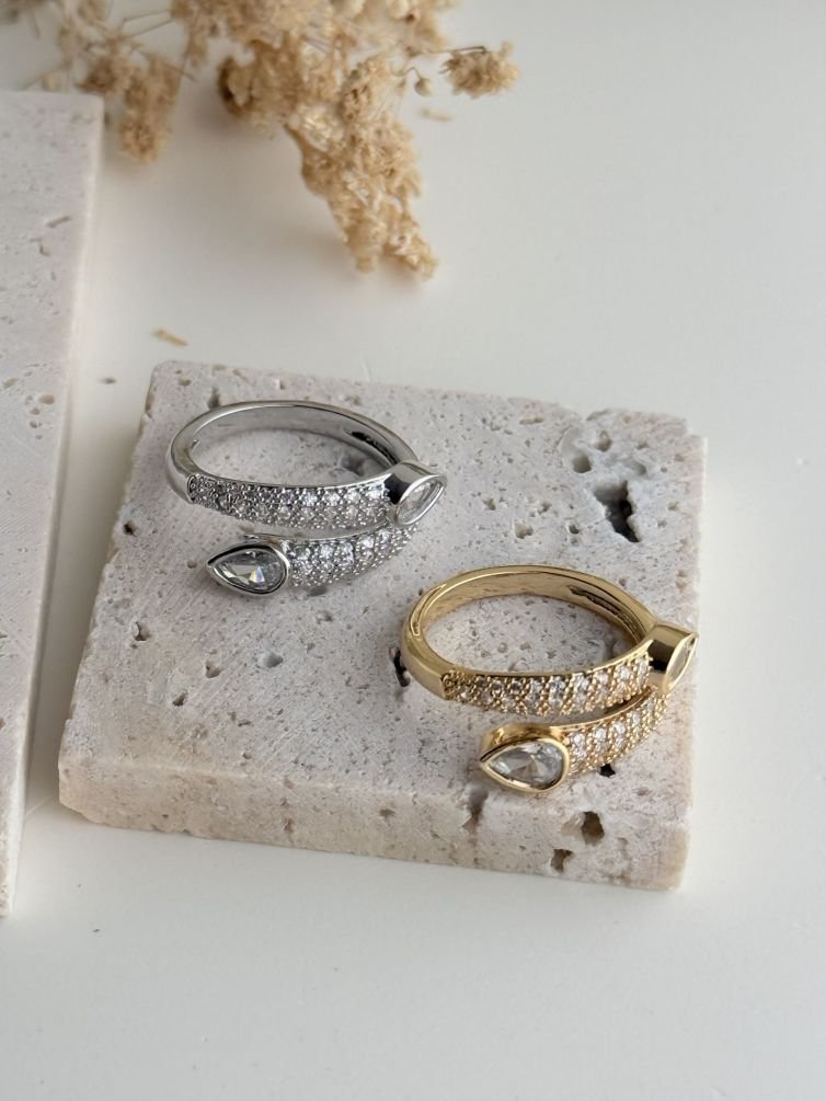 Soléa Tear Ring