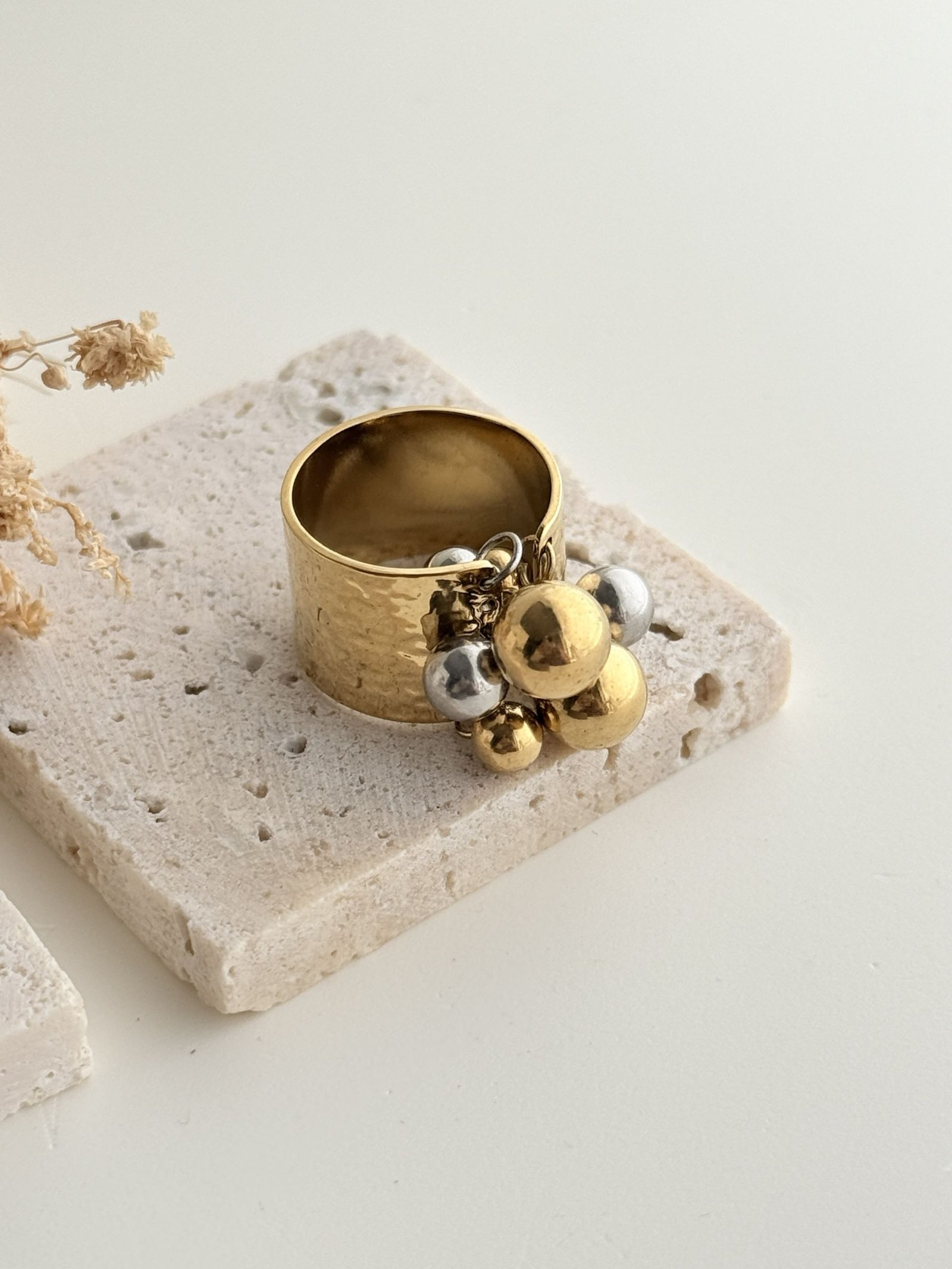 Aurette Adjustable Ring