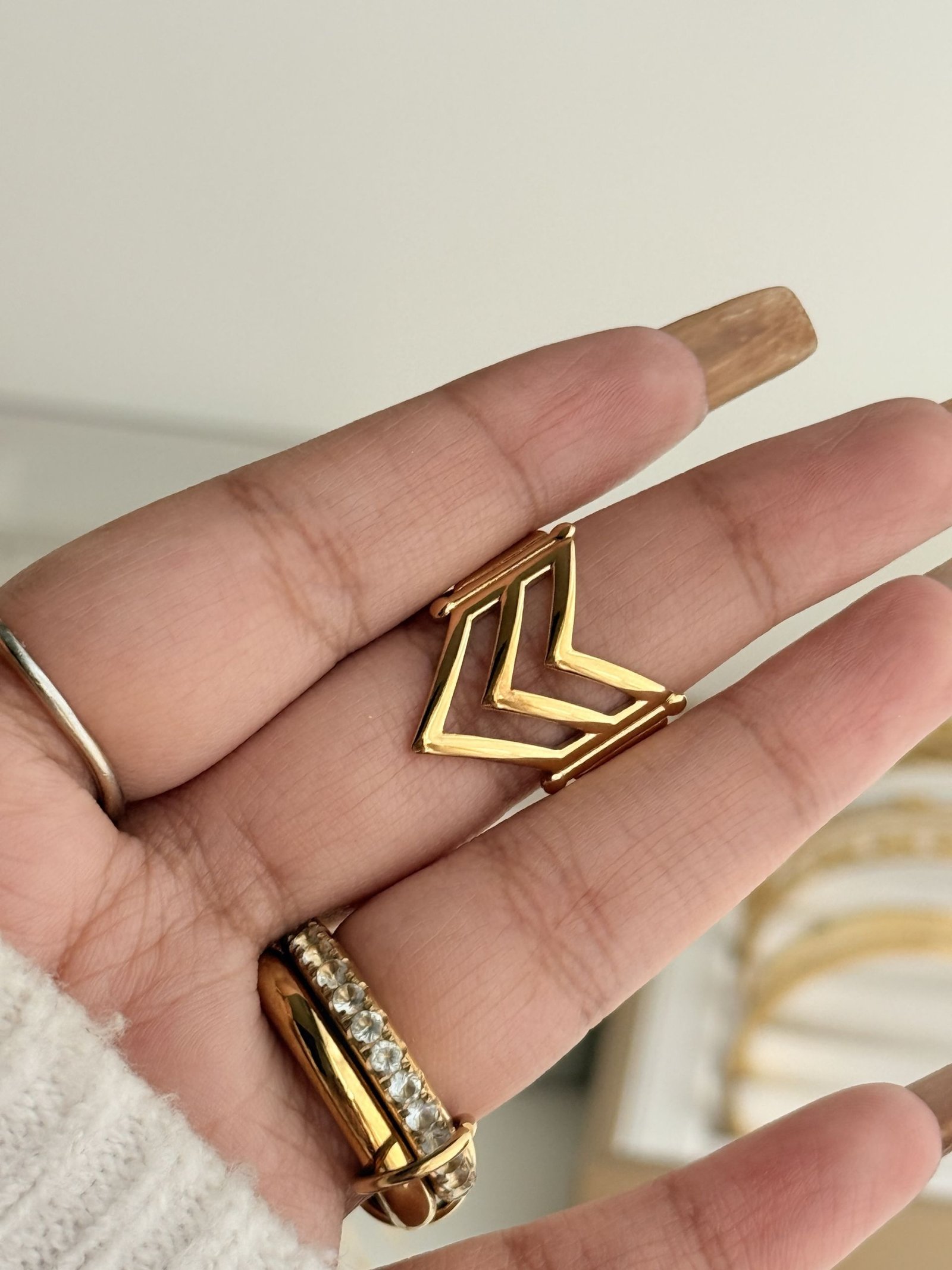 Veyra Adjustable Ring