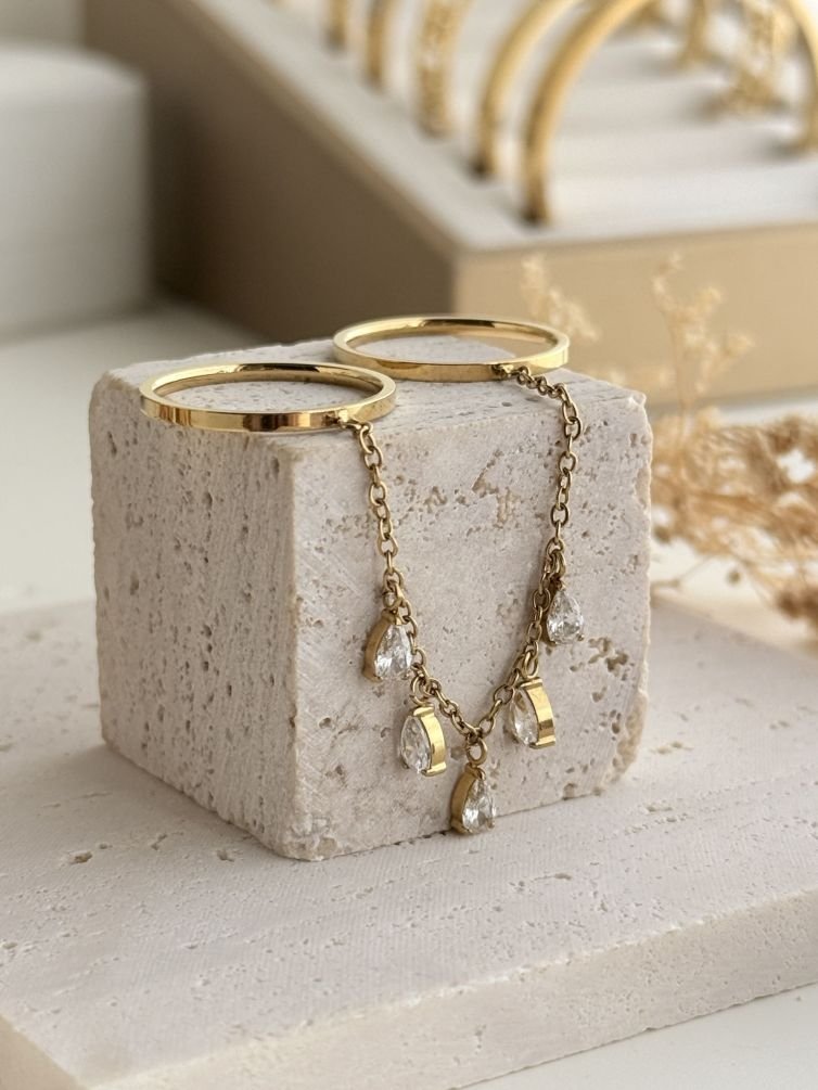 Elara Chain Crystal Ring