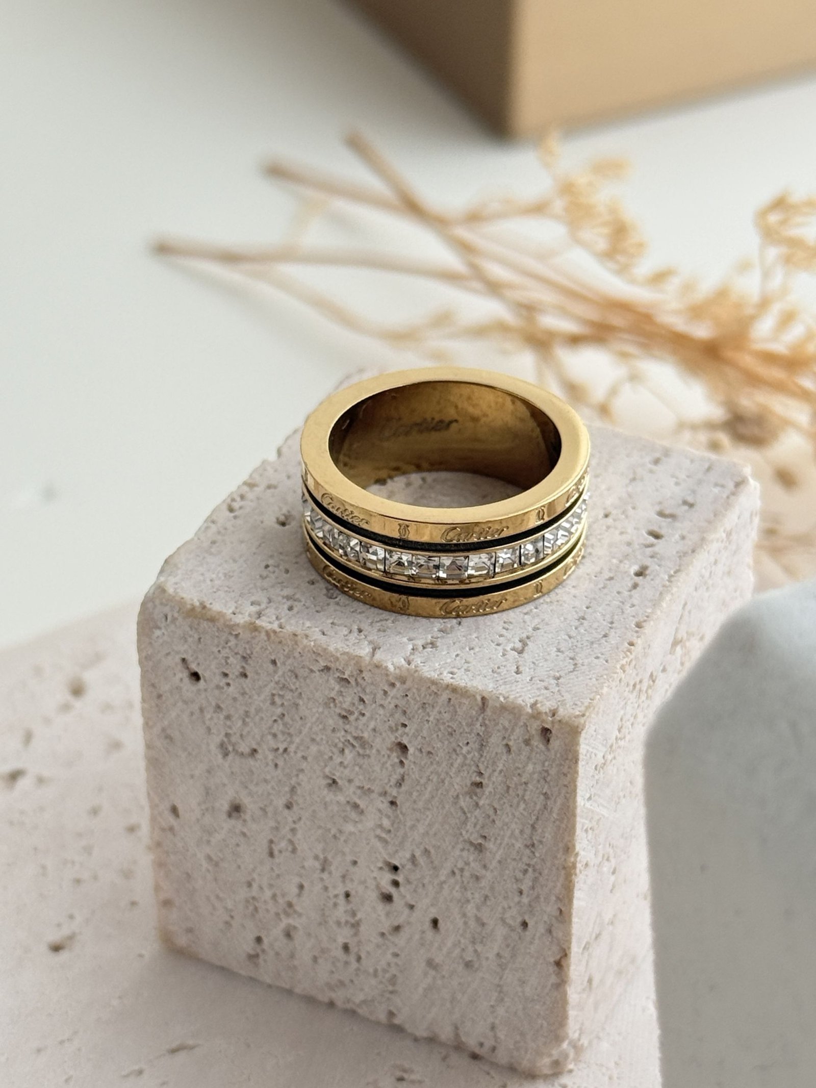 Lumière Axis Ring