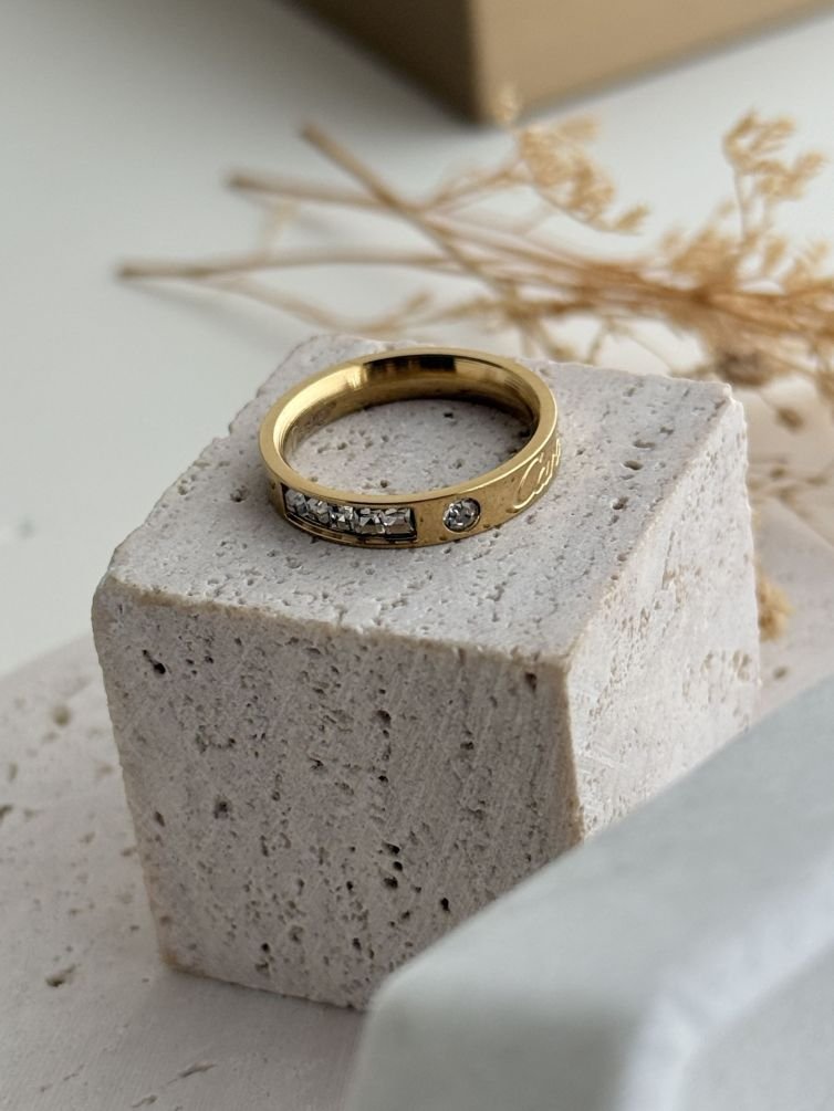 Étoile Crest Ring