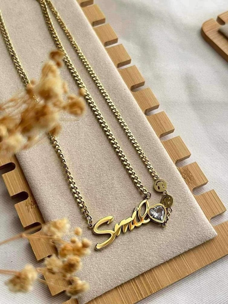 Soléa Smile Script Neckpiece