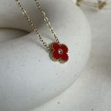 Élise Clover Crystal Neckchain