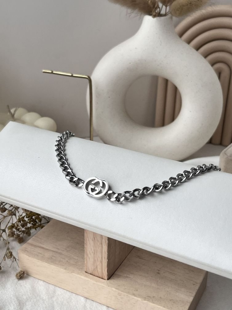 Noir Emblem Chain Bracelet