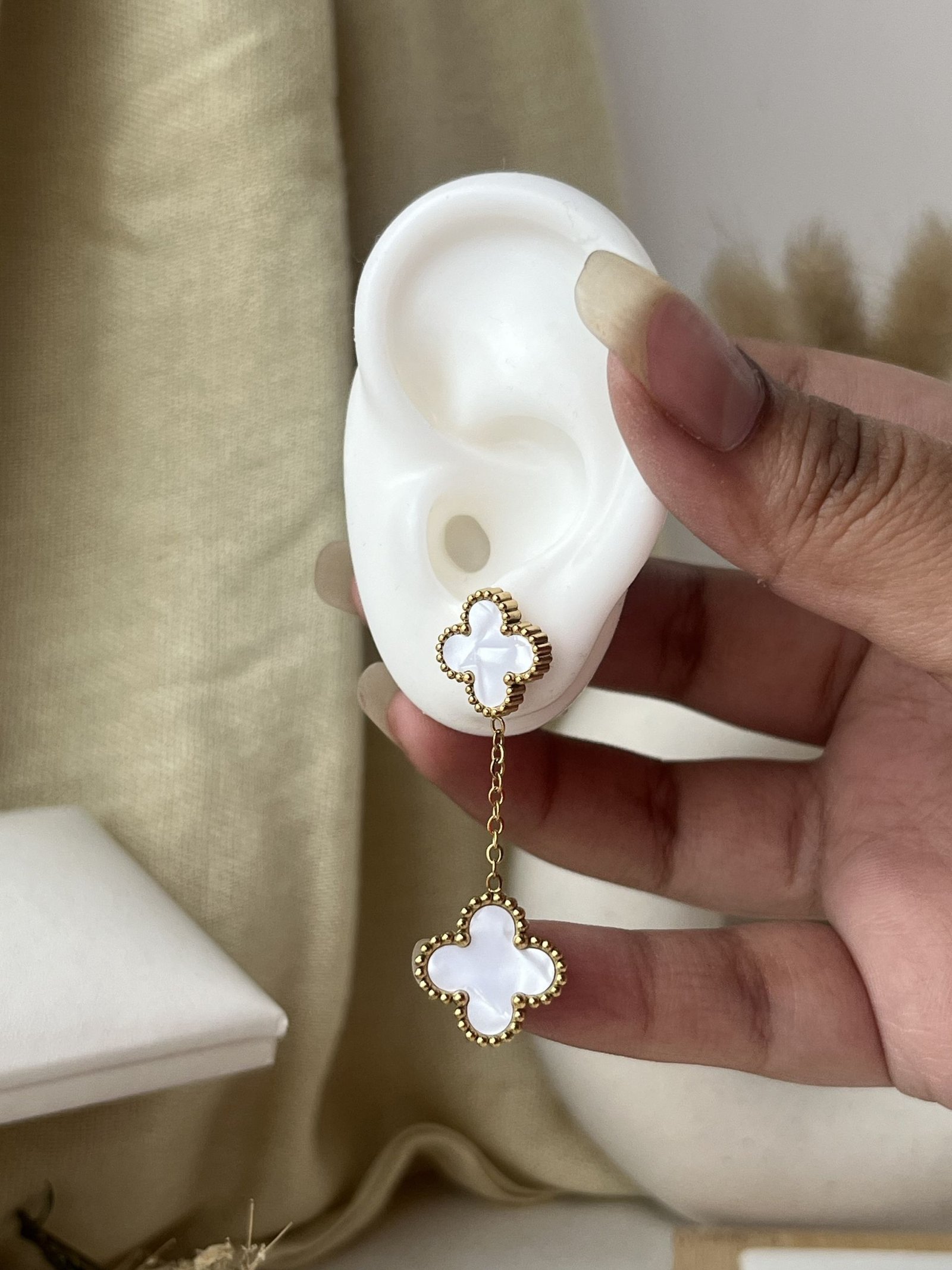 Lumière Clover Drop Earrings