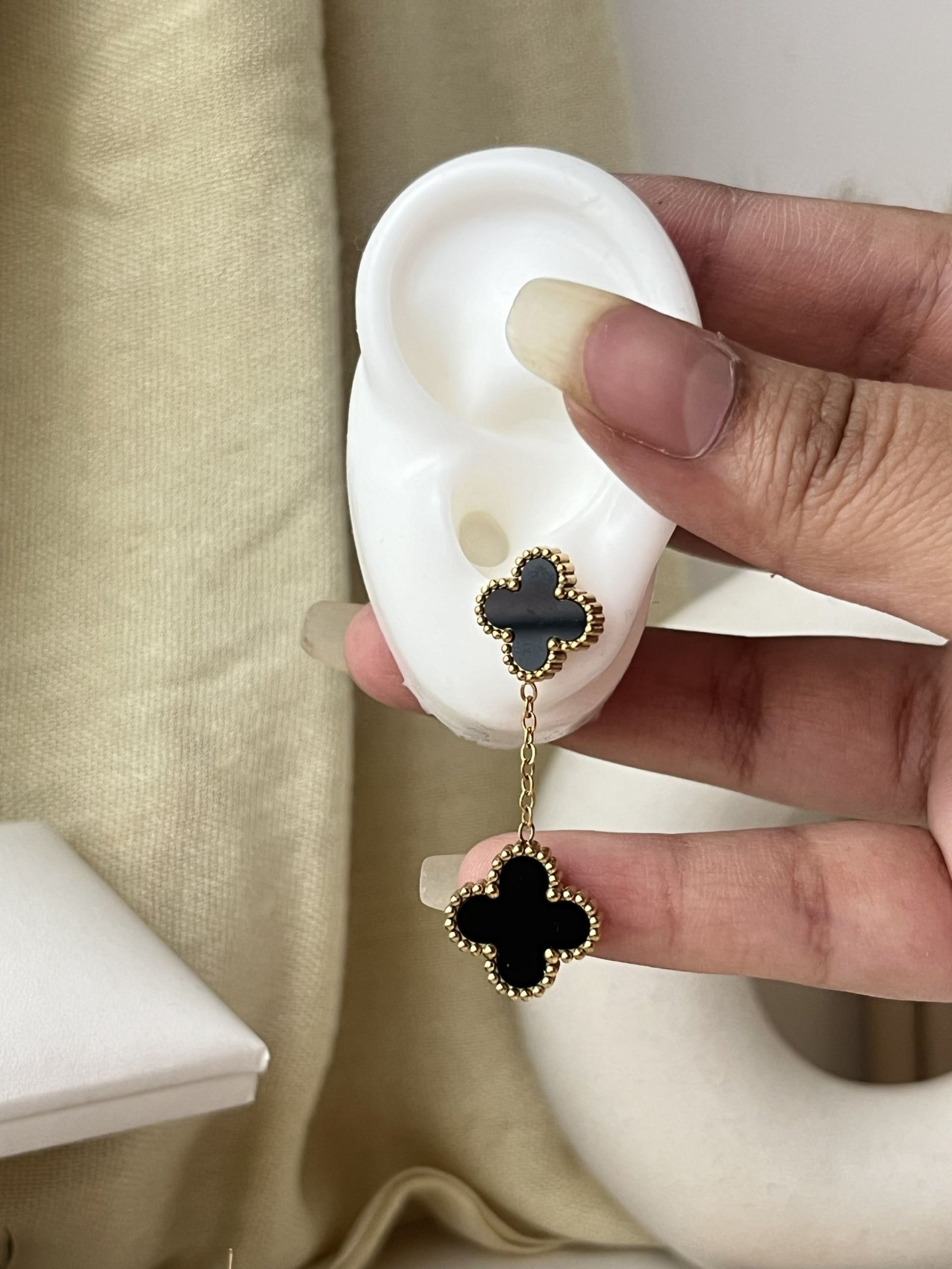 Lumière Clover Drop Earrings