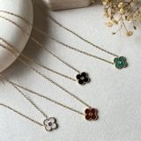 Élise Clover Crystal Neckchain