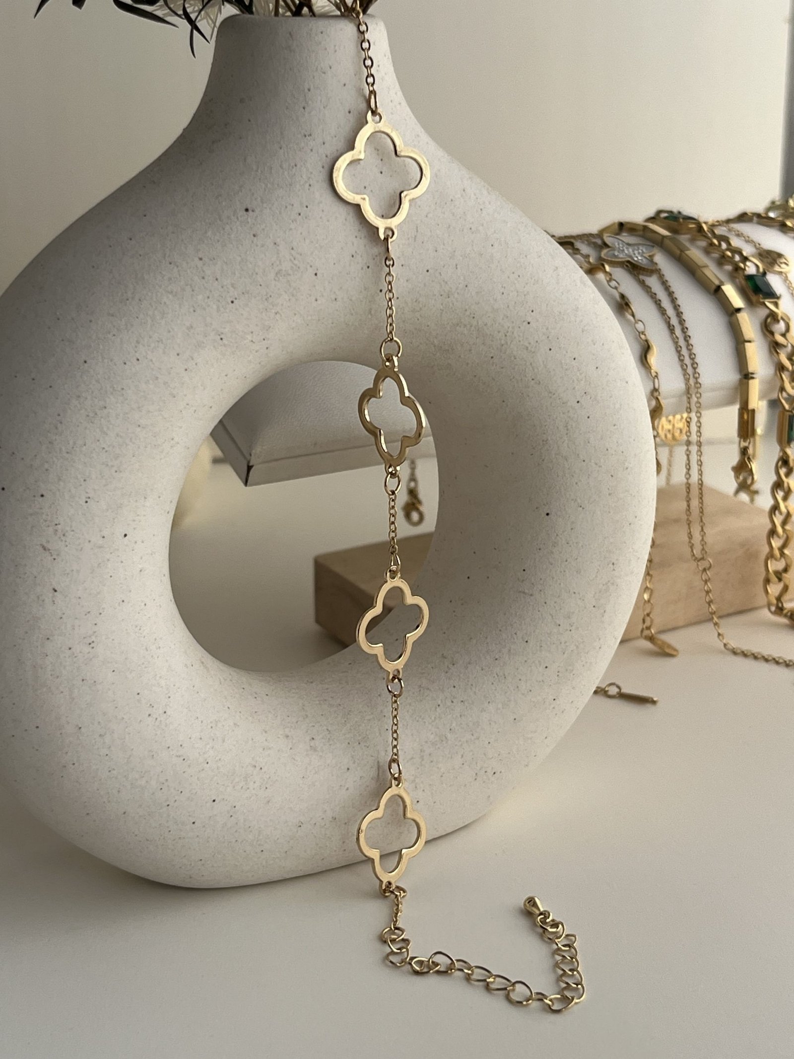 Aurelle Clover Chain Bracelet – Gold