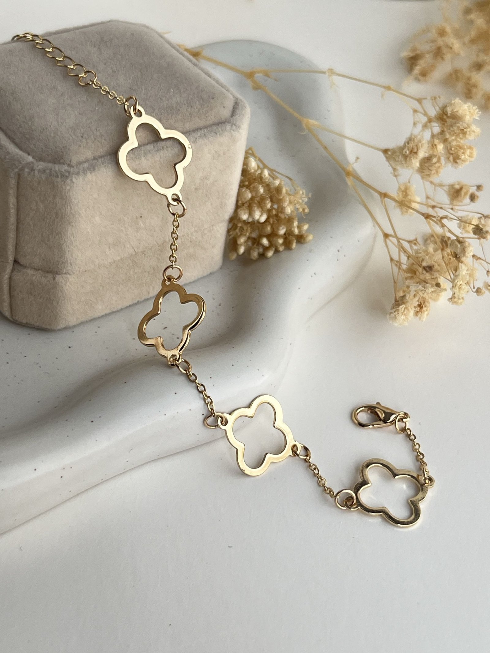 Aurelle Clover Chain Bracelet – Gold