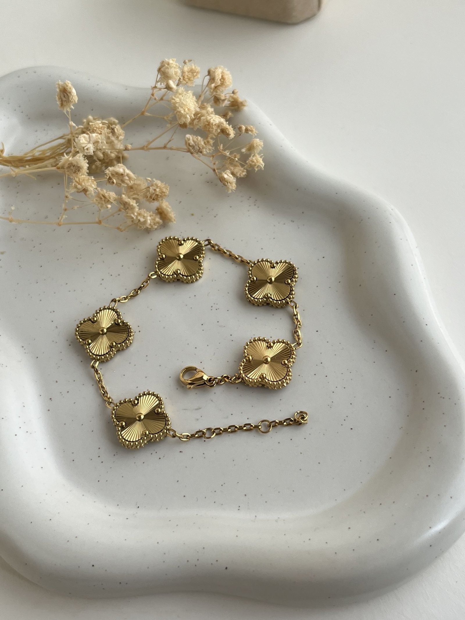 Γclat 15 mm Laser Cut Clover Bracelet