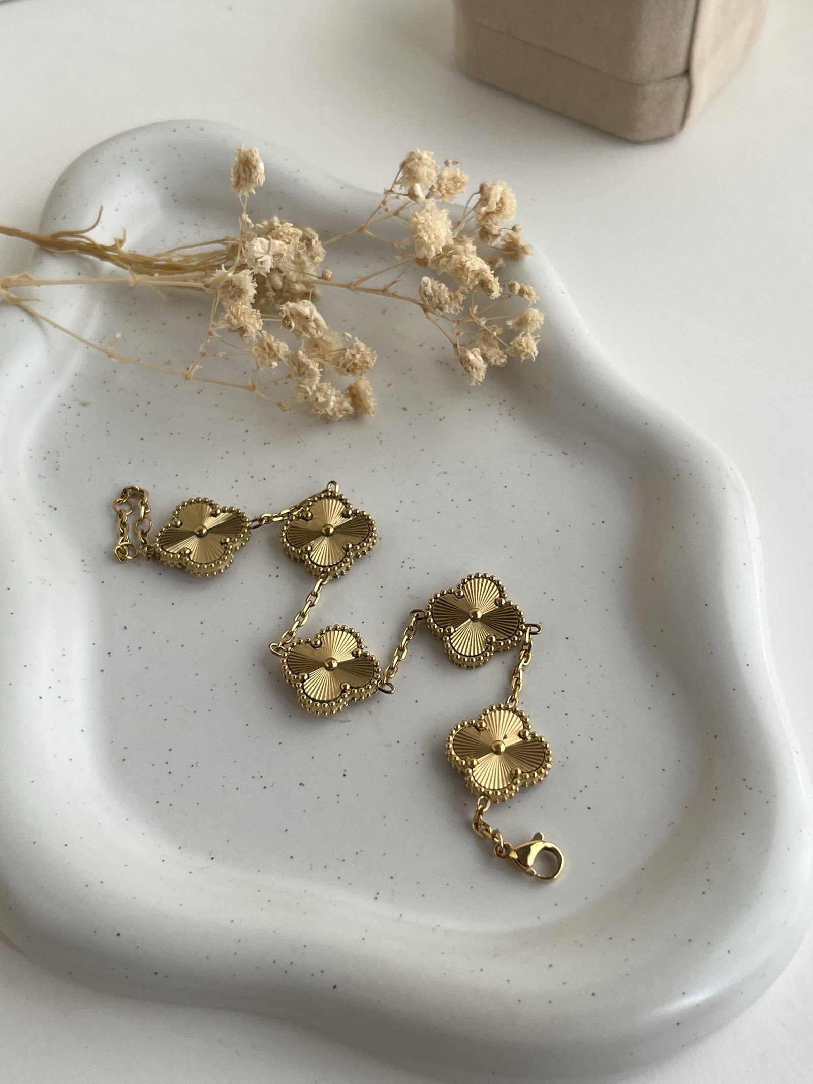 Γclat 15 mm Laser Cut Clover Bracelet