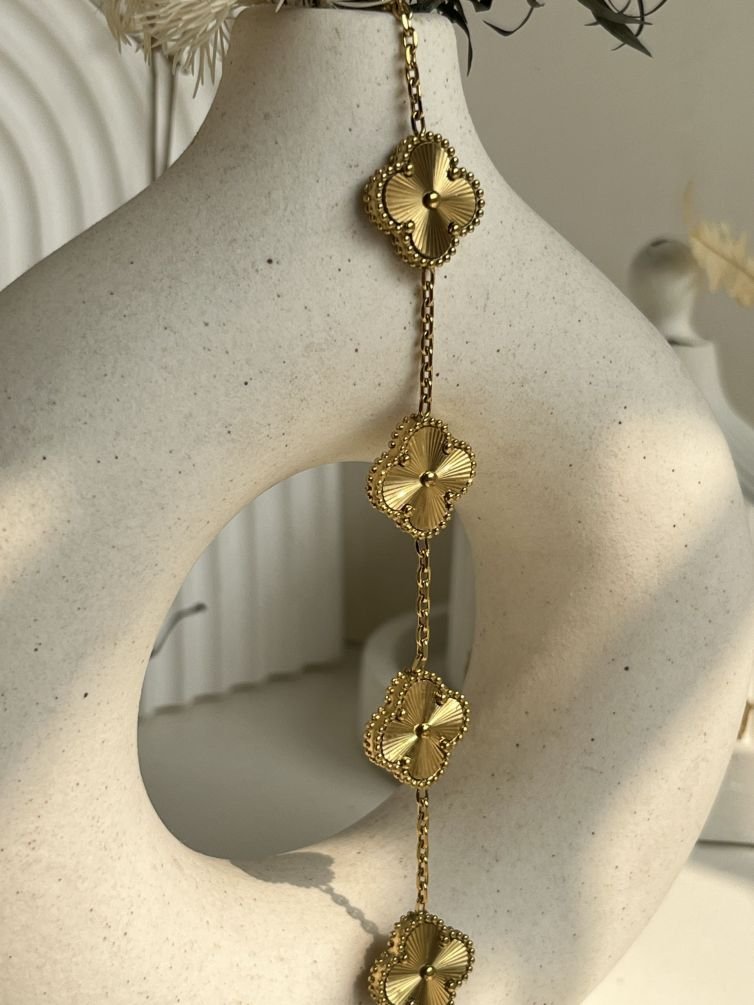 Éclat 15 mm Laser Cut Clover Bracelet